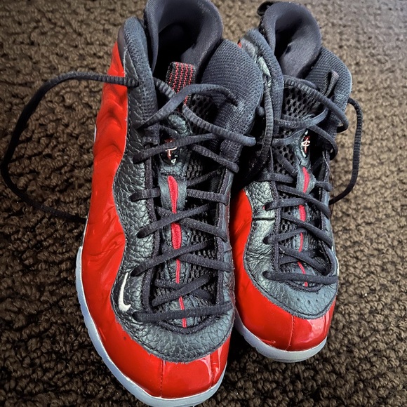 NIKE FOAM POSITE unisex size 13.5 little kids basketball sneaks - Picture 1 of 7